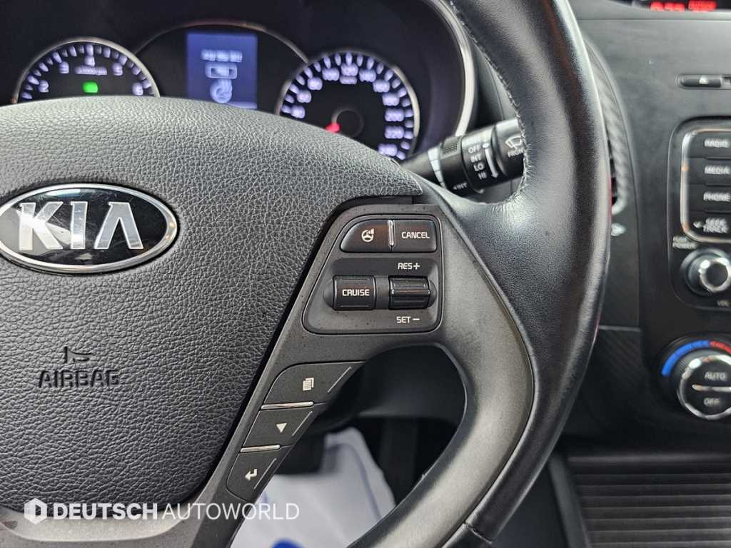 Kia K3 — photo 15