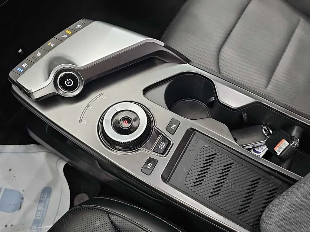 Kia EV6 — photo 08