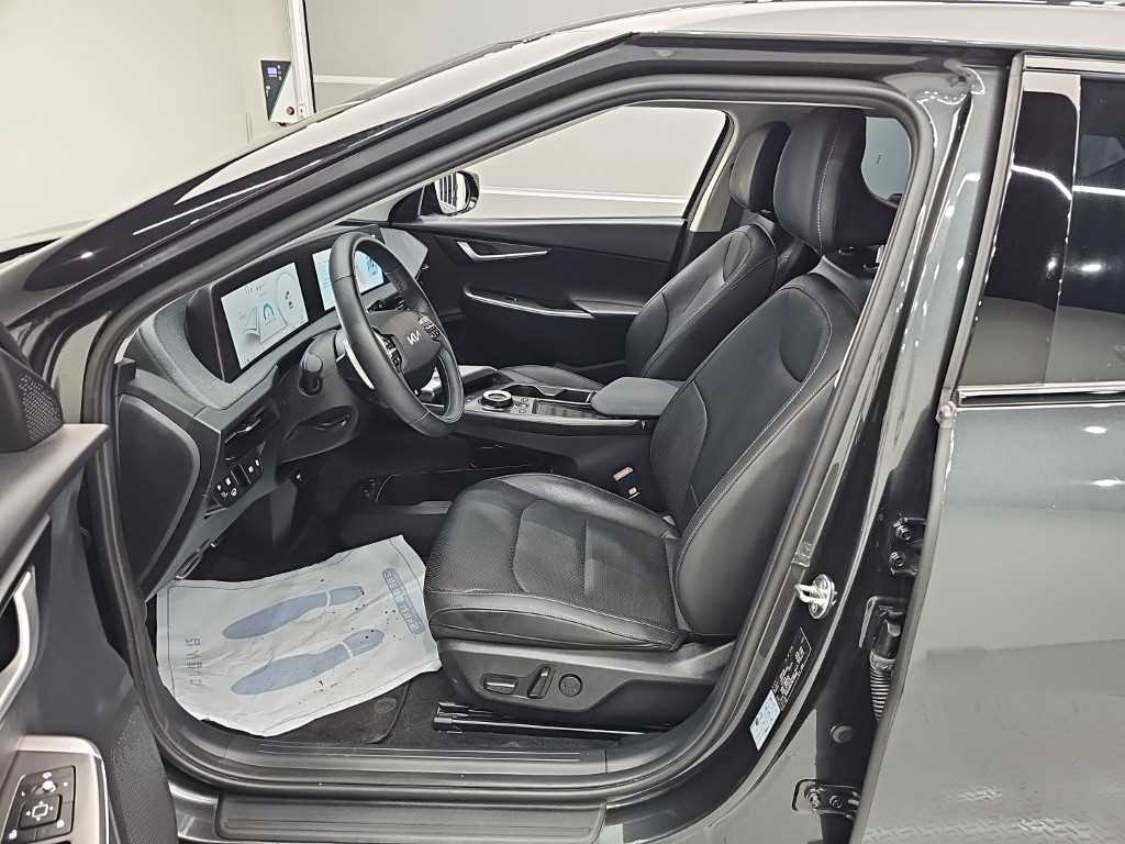 Kia EV6 — photo 11