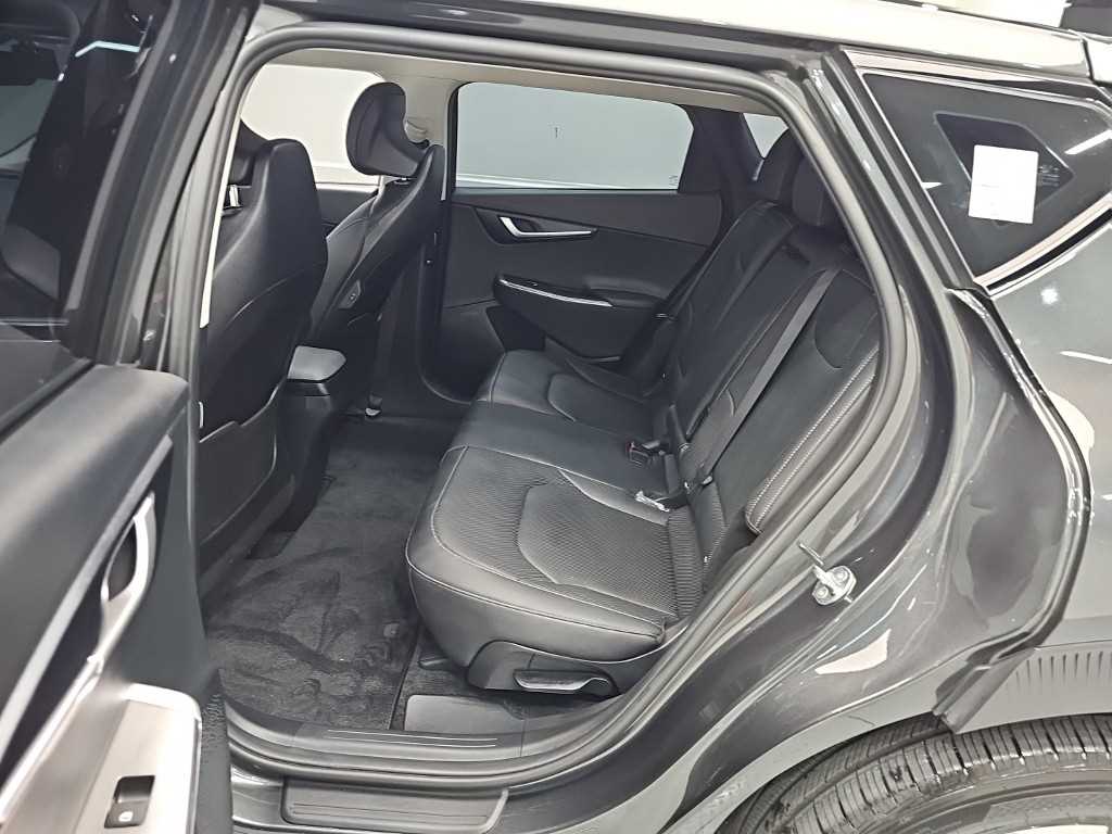 Kia EV6 — photo 12