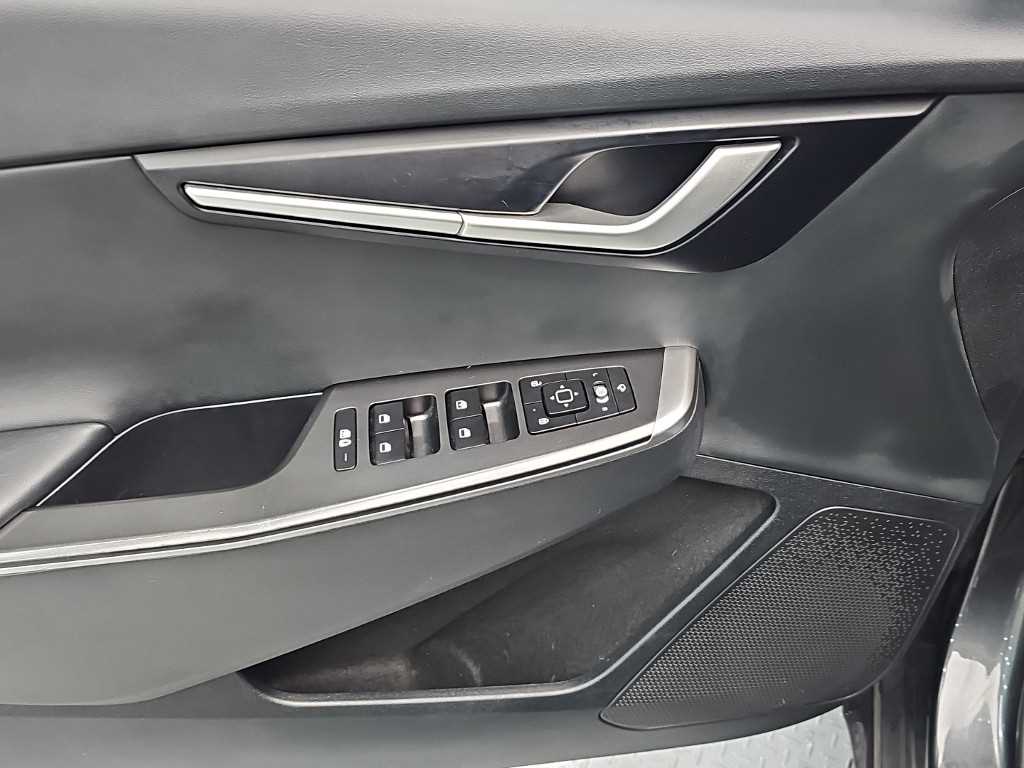 Kia EV6 — photo 15