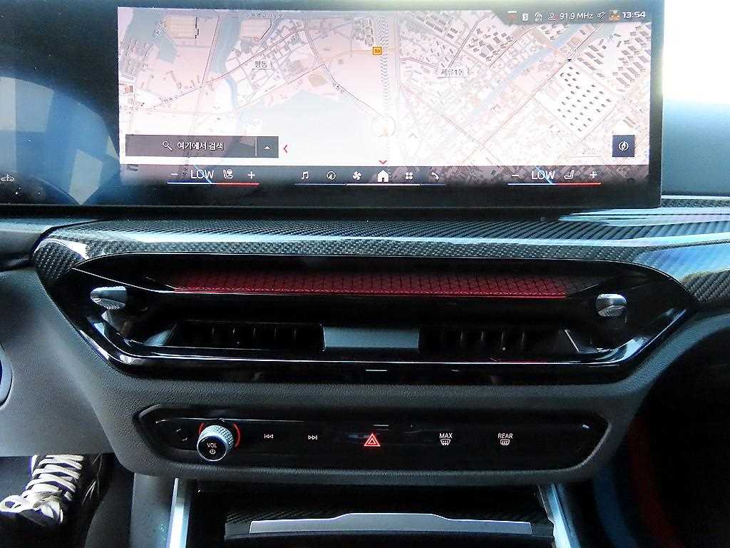 BMW 3-Series — photo 13
