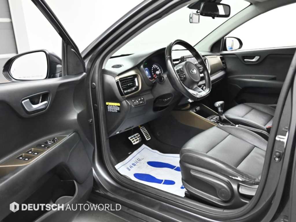 Kia Stonic — photo 11