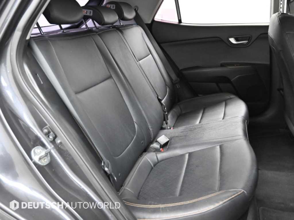 Kia Stonic — photo 12