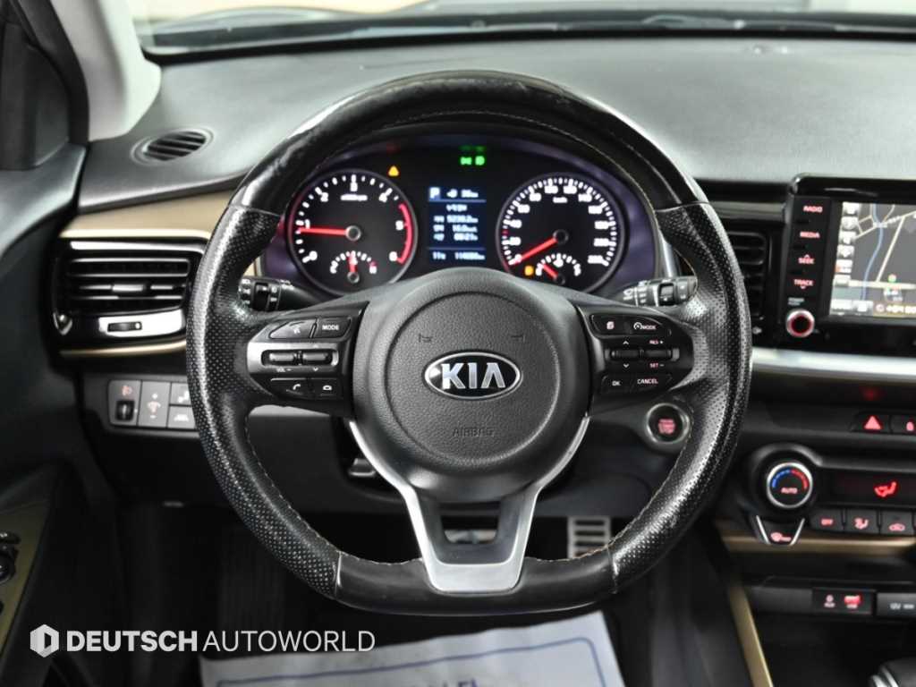 Kia Stonic — photo 13