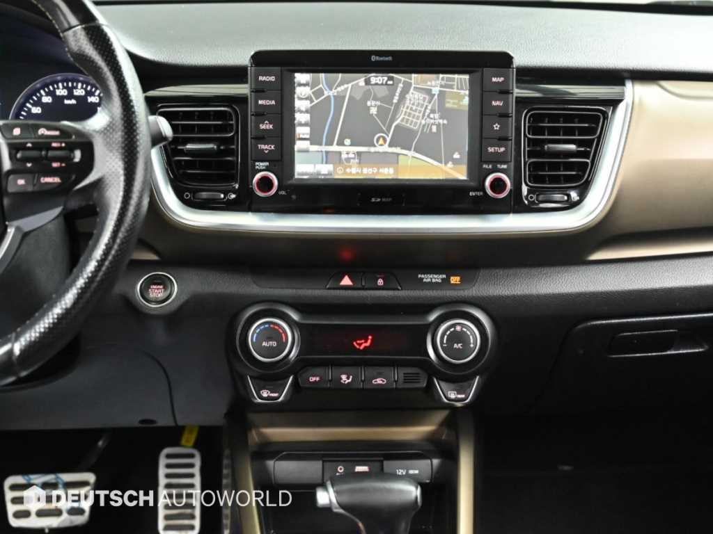 Kia Stonic — photo 14