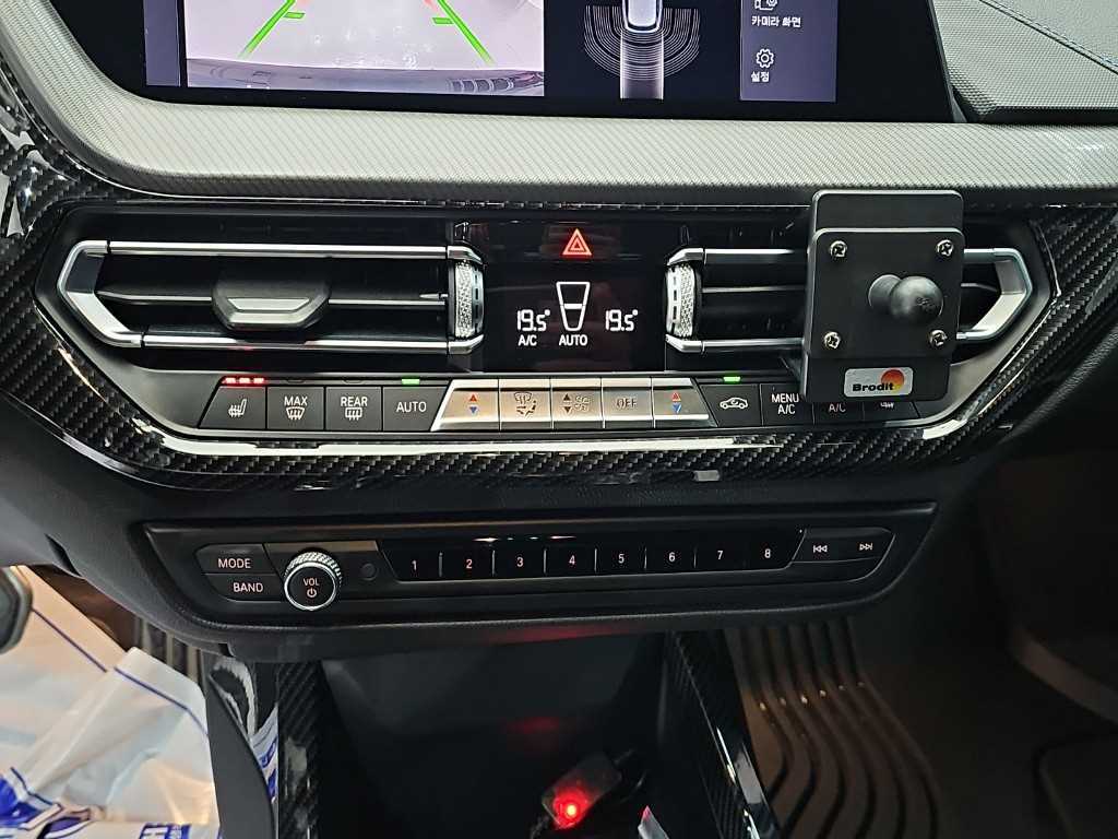 BMW 1-Series — photo 10