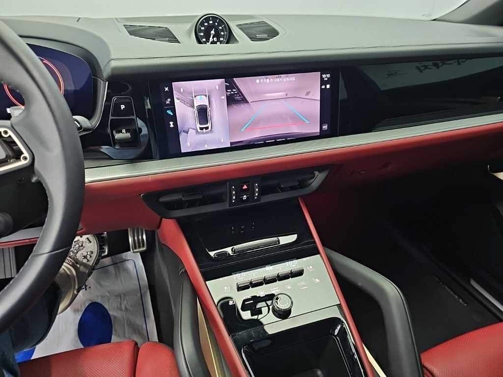 Porsche Cayenne — photo 10