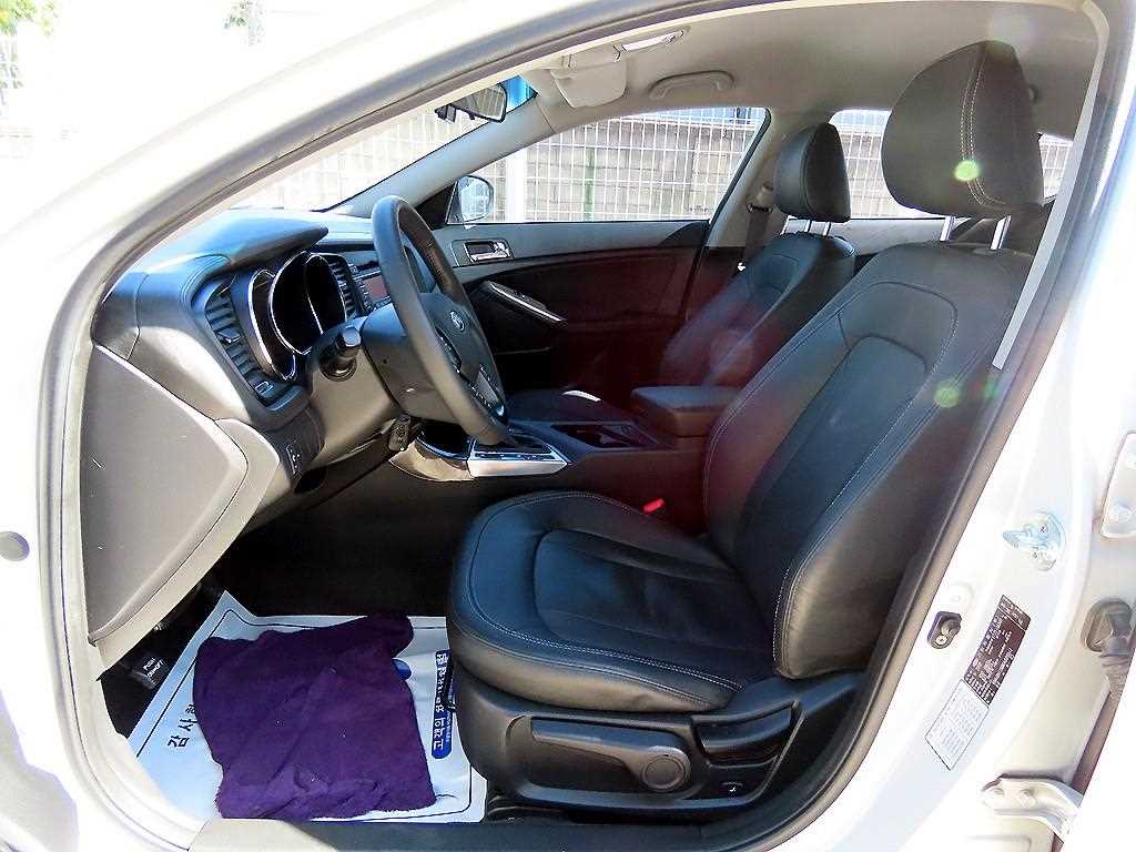 Kia K5 — photo 05