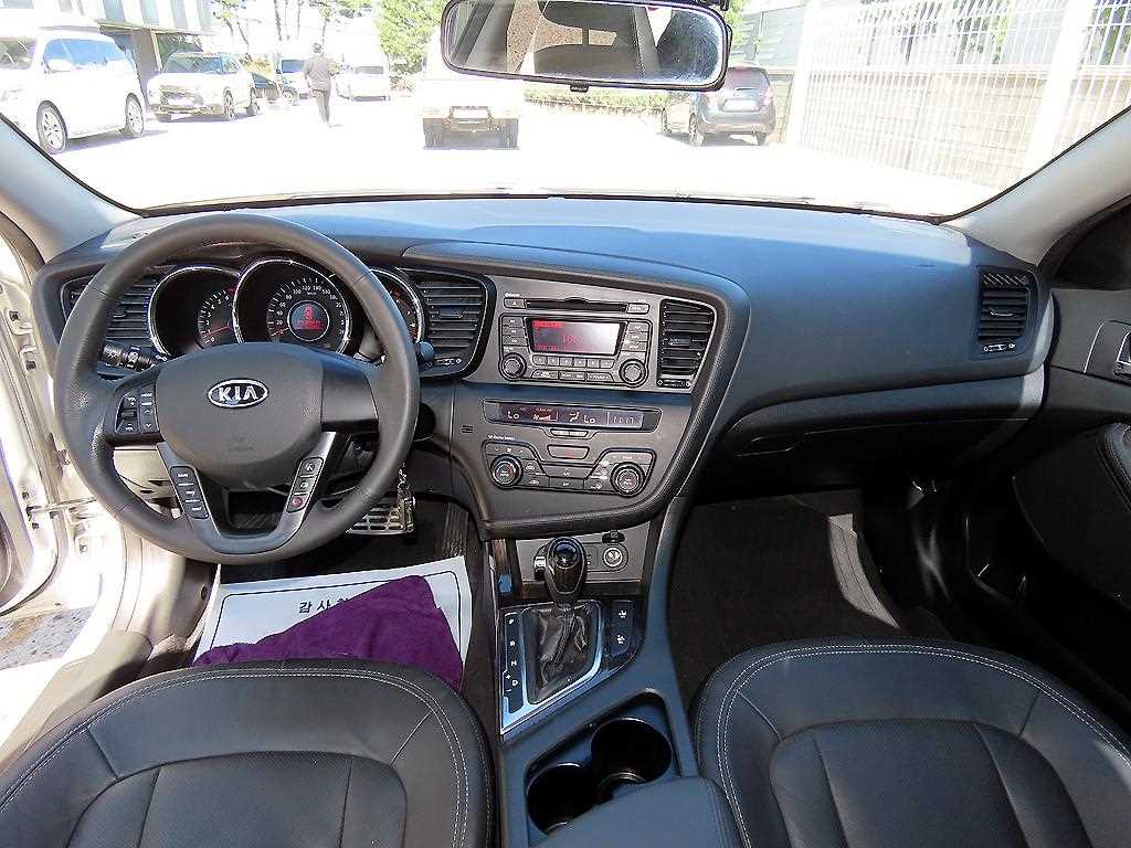 Kia K5 — photo 07