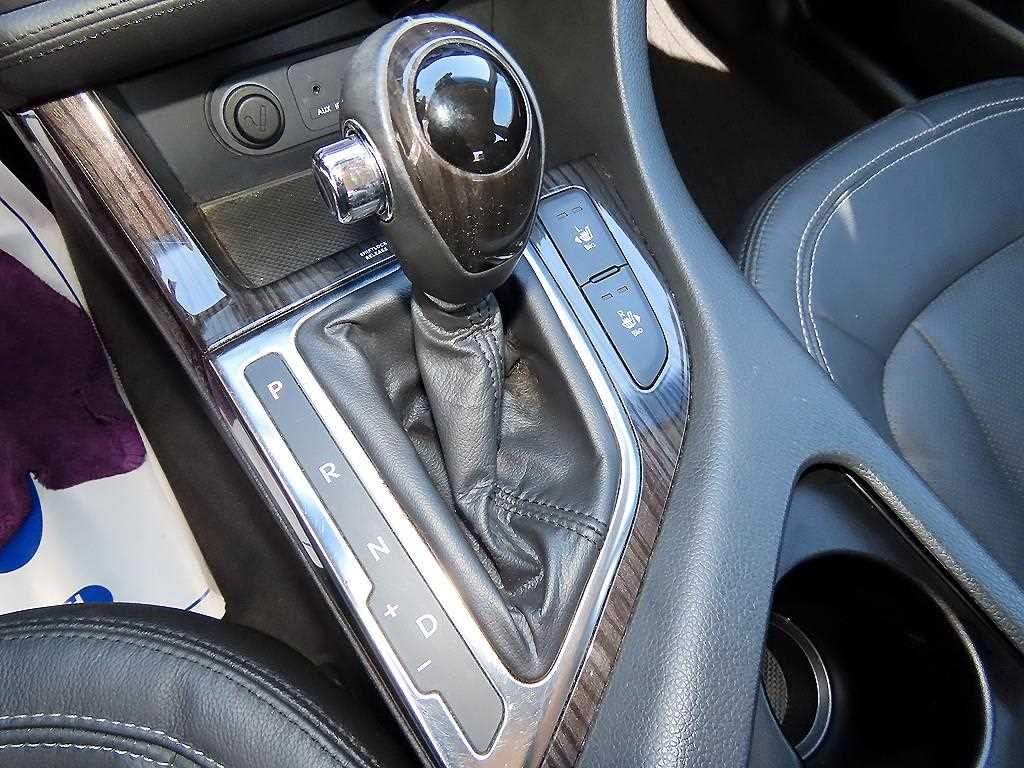 Kia K5 — photo 10