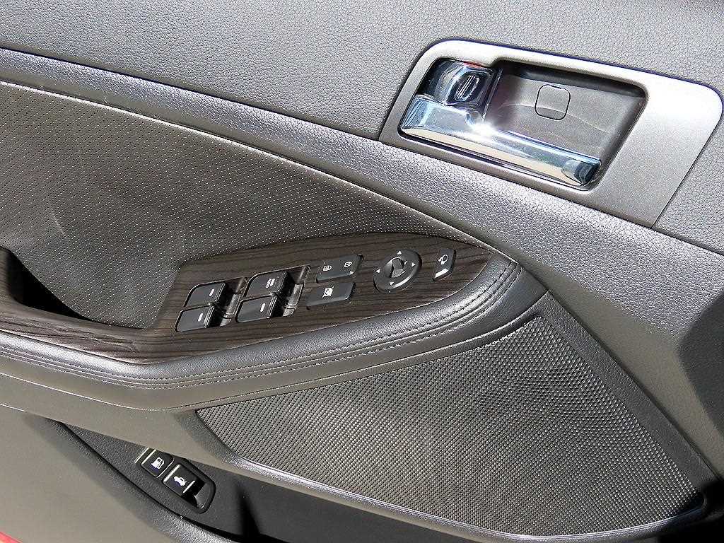 Kia K5 — photo 11