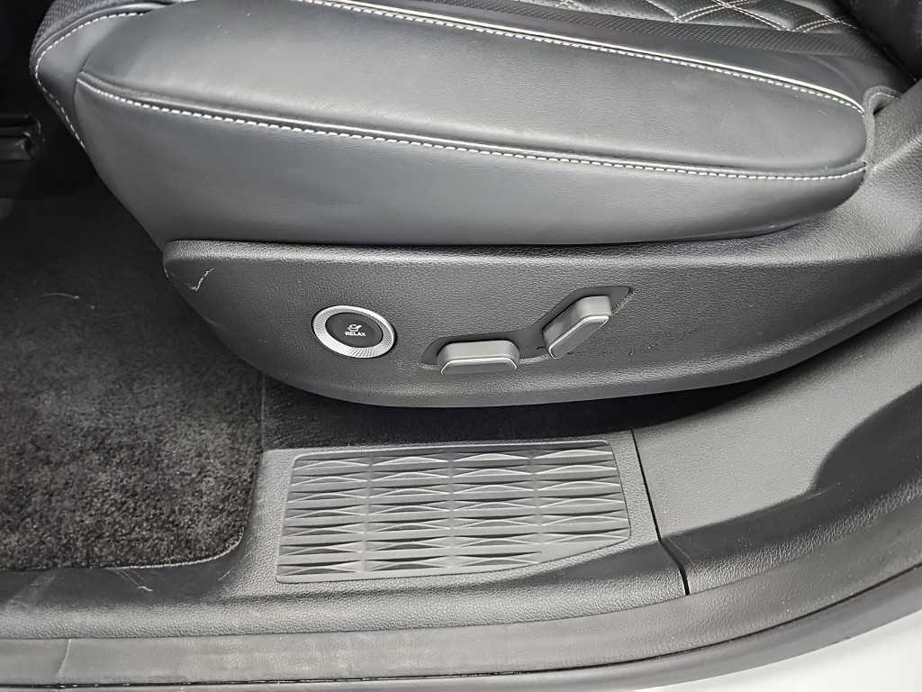 Genesis GV80 — photo 13