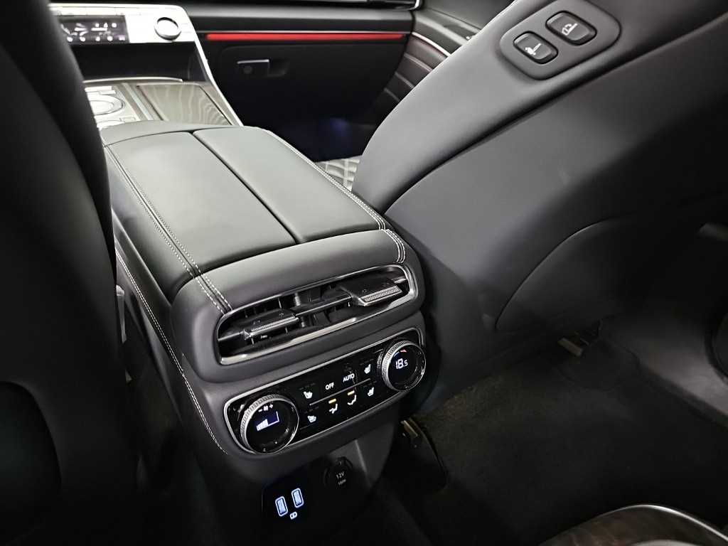 Genesis GV80 — photo 14