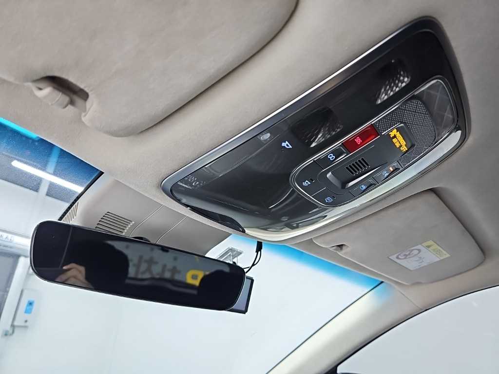 Genesis GV80 — photo 17
