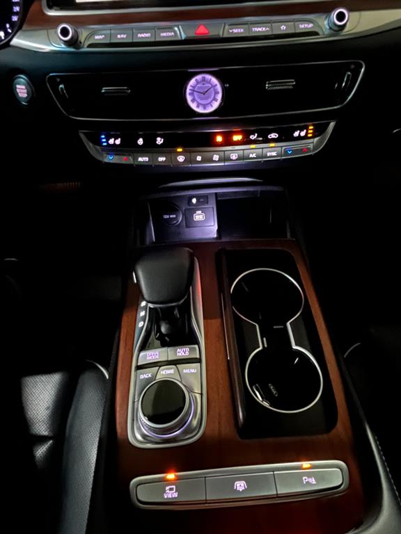 Kia K9 — photo 12