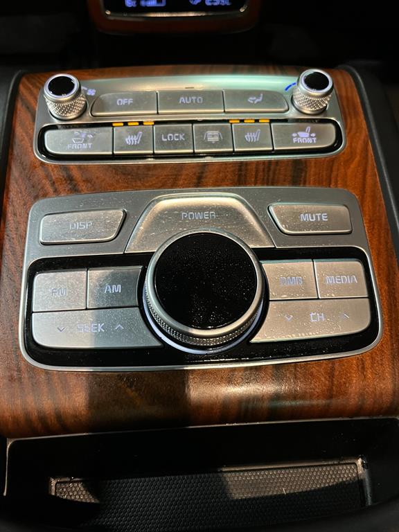 Kia K9 — photo 14