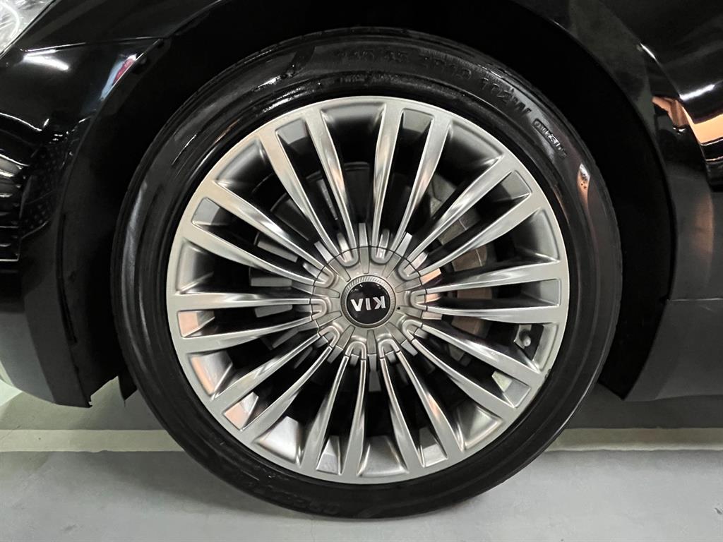 Kia K9 — photo 19