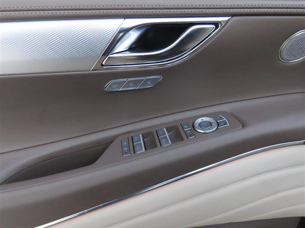Genesis GV80 — photo 07
