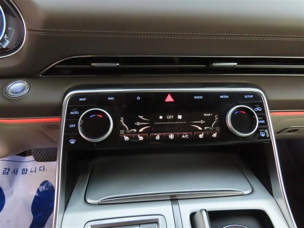 Genesis GV80 — photo 15