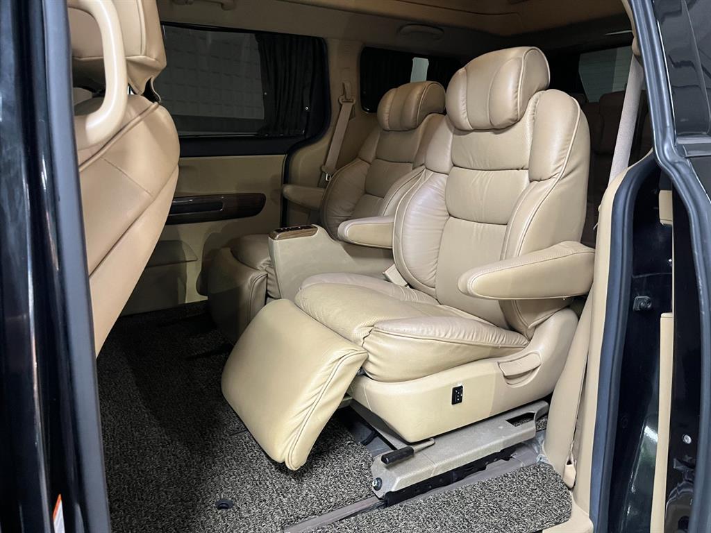 Kia Carnival — photo 09