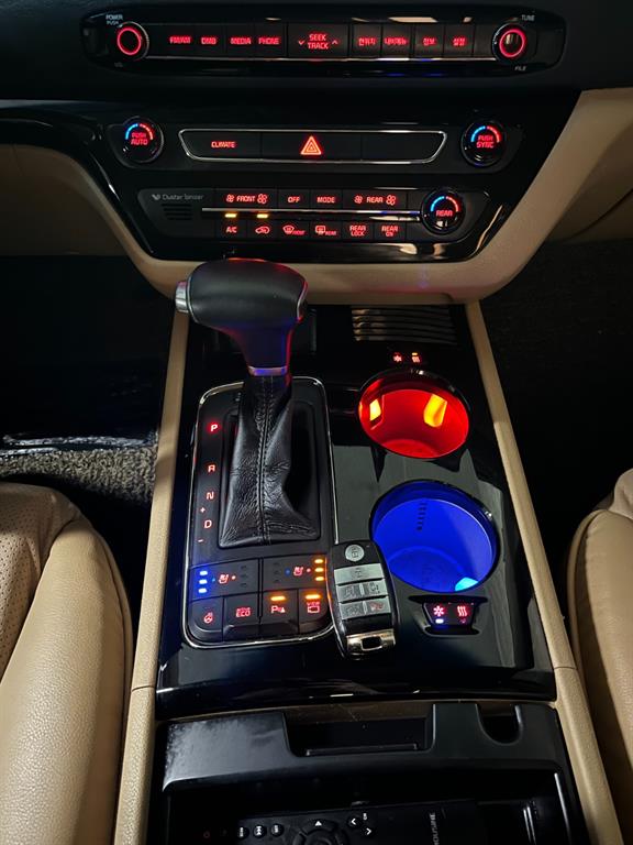 Kia Carnival — photo 12