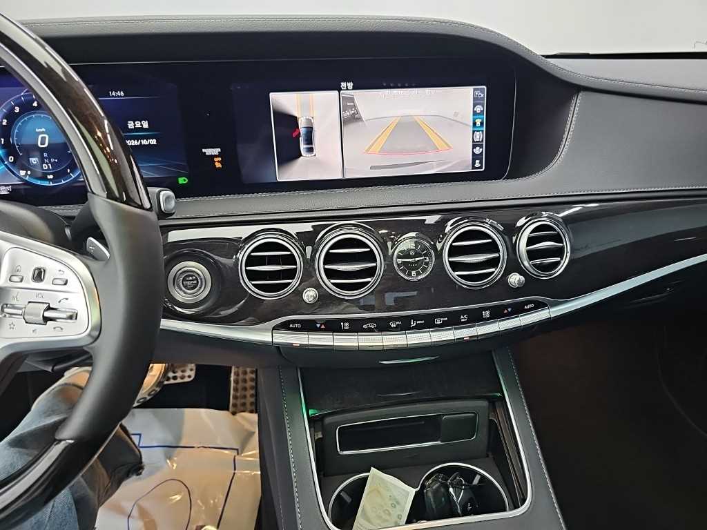 Mercedes-Benz S-Class — photo 10