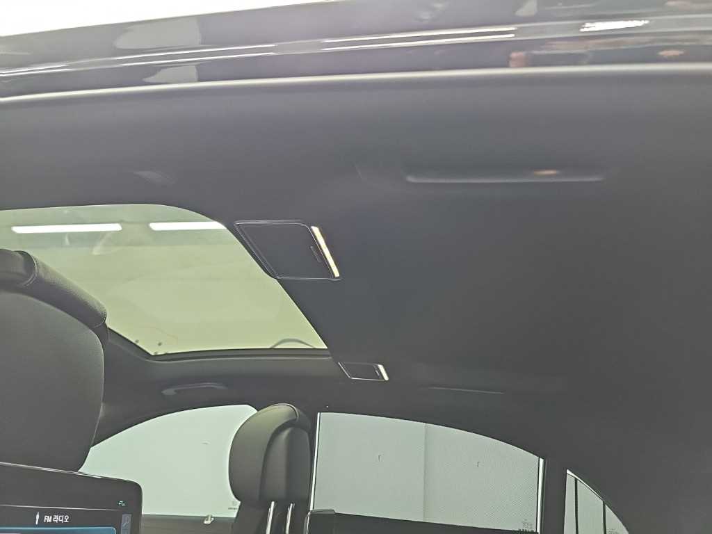 Mercedes-Benz S-Class — photo 15