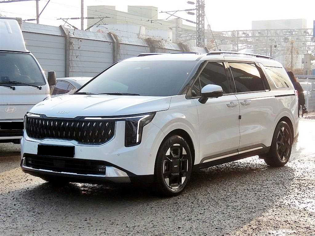 Kia Carnival — photo 02