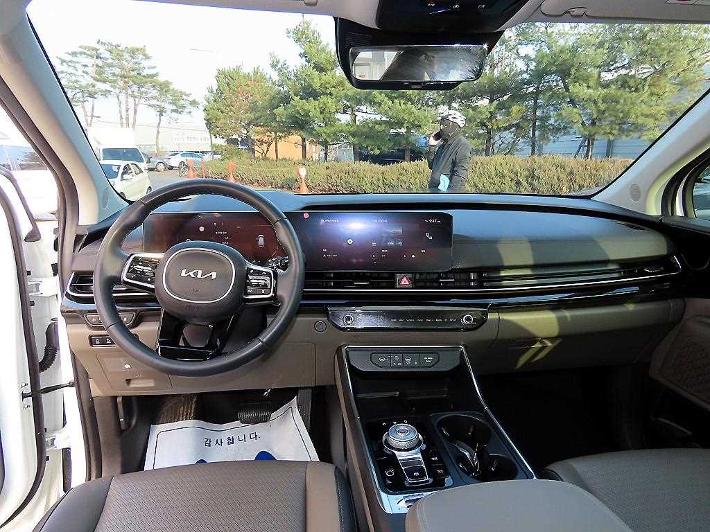 Kia Carnival — photo 08