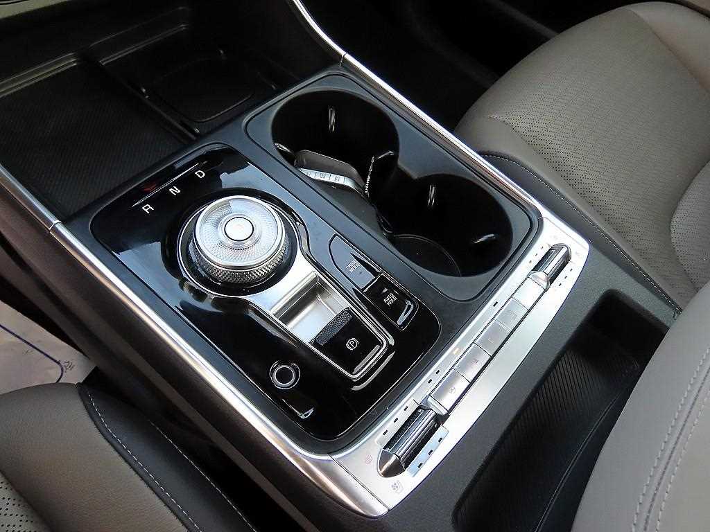 Kia Carnival — photo 12
