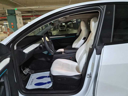 Tesla Model Y — photo 06