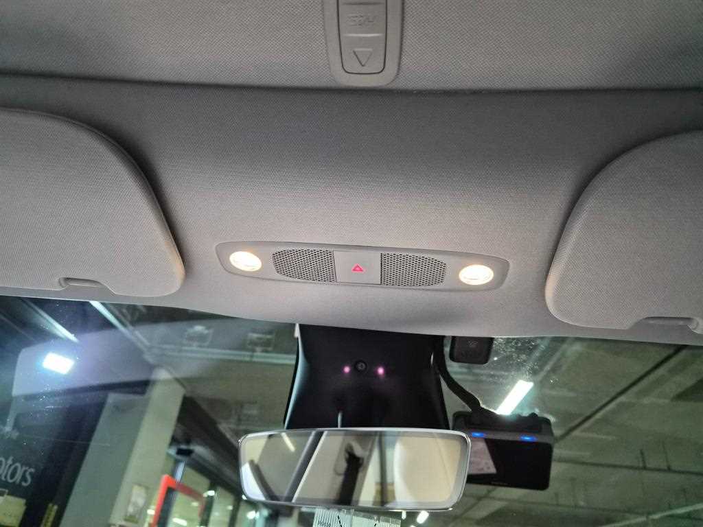 Tesla Model Y — photo 18