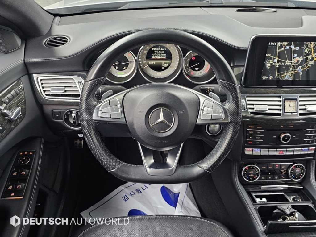 Mercedes-Benz CLS-Class — photo 08