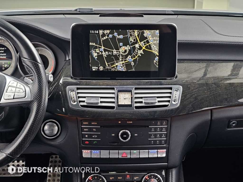 Mercedes-Benz CLS-Class — photo 09