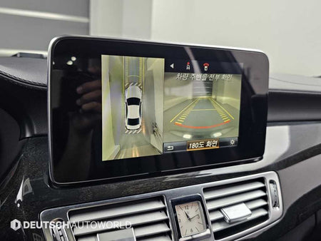 Mercedes-Benz CLS-Class — photo 10