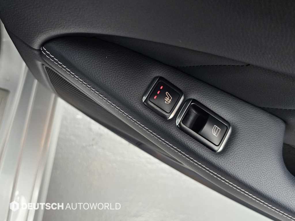 Mercedes-Benz CLS-Class — photo 14