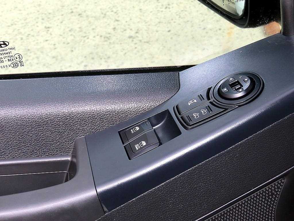 Hyundai Solati — photo 13
