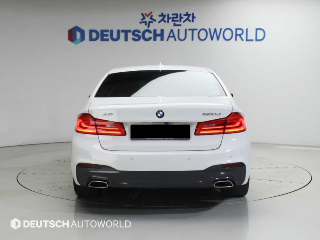 BMW 5-Series — photo 04