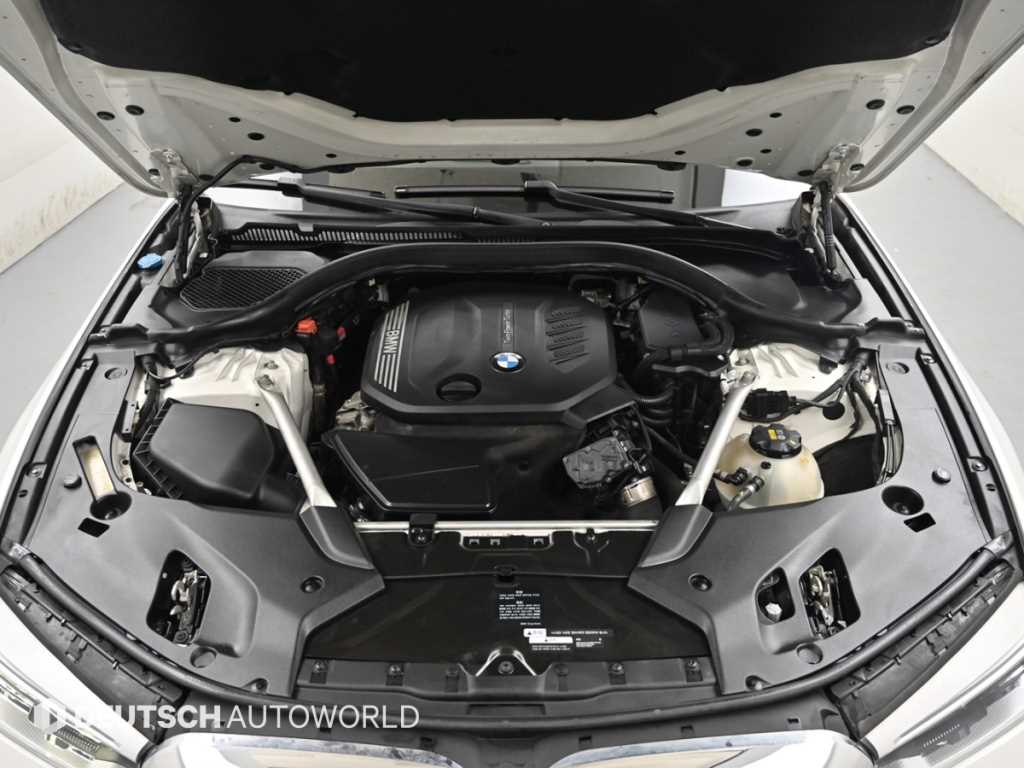 BMW 5-Series — photo 06