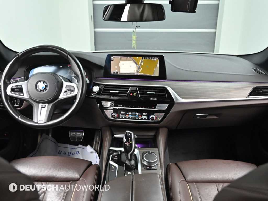BMW 5-Series — photo 07