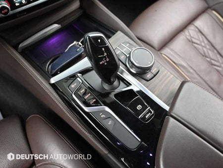 BMW 5-Series — photo 09