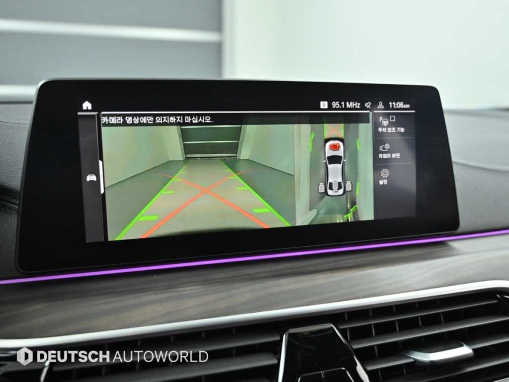 BMW 5-Series — photo 15