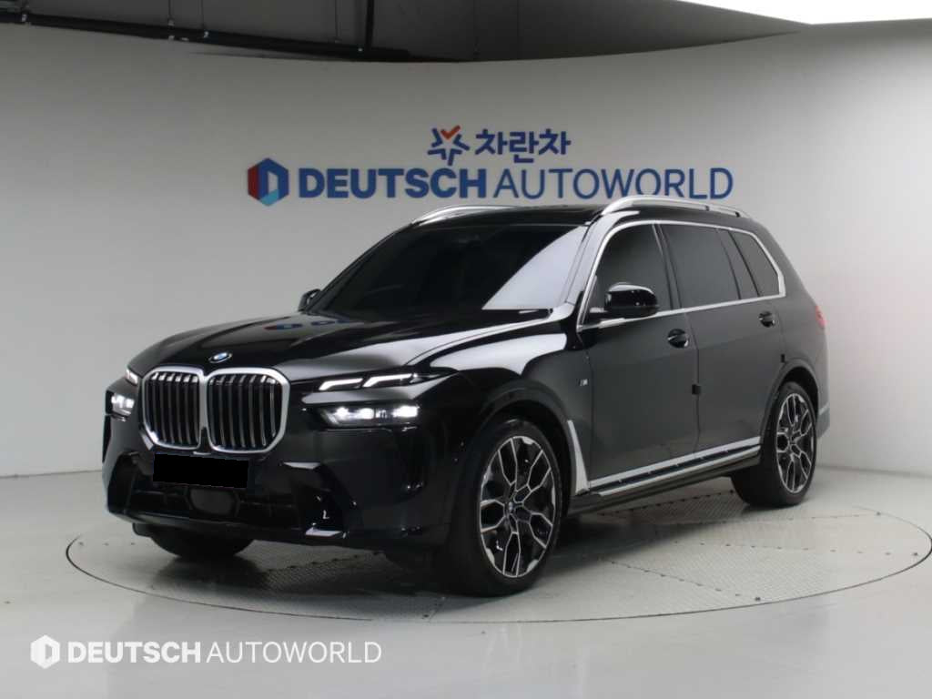 BMW X7 — photo 01