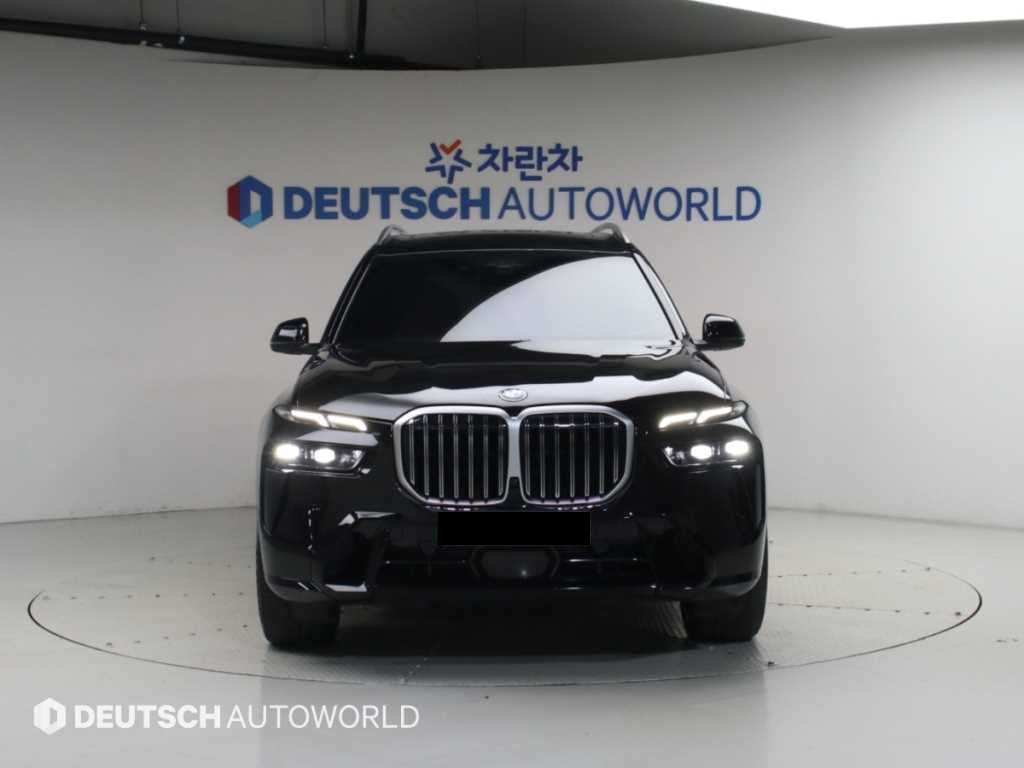 BMW X7 — photo 03
