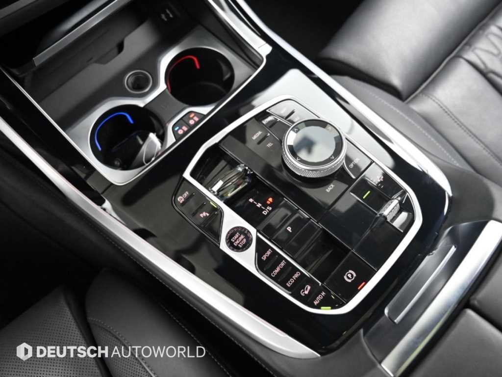 BMW X7 — photo 09