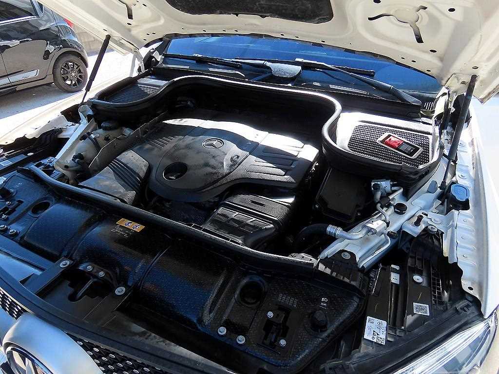 Mercedes-Benz GLE-Class — photo 19