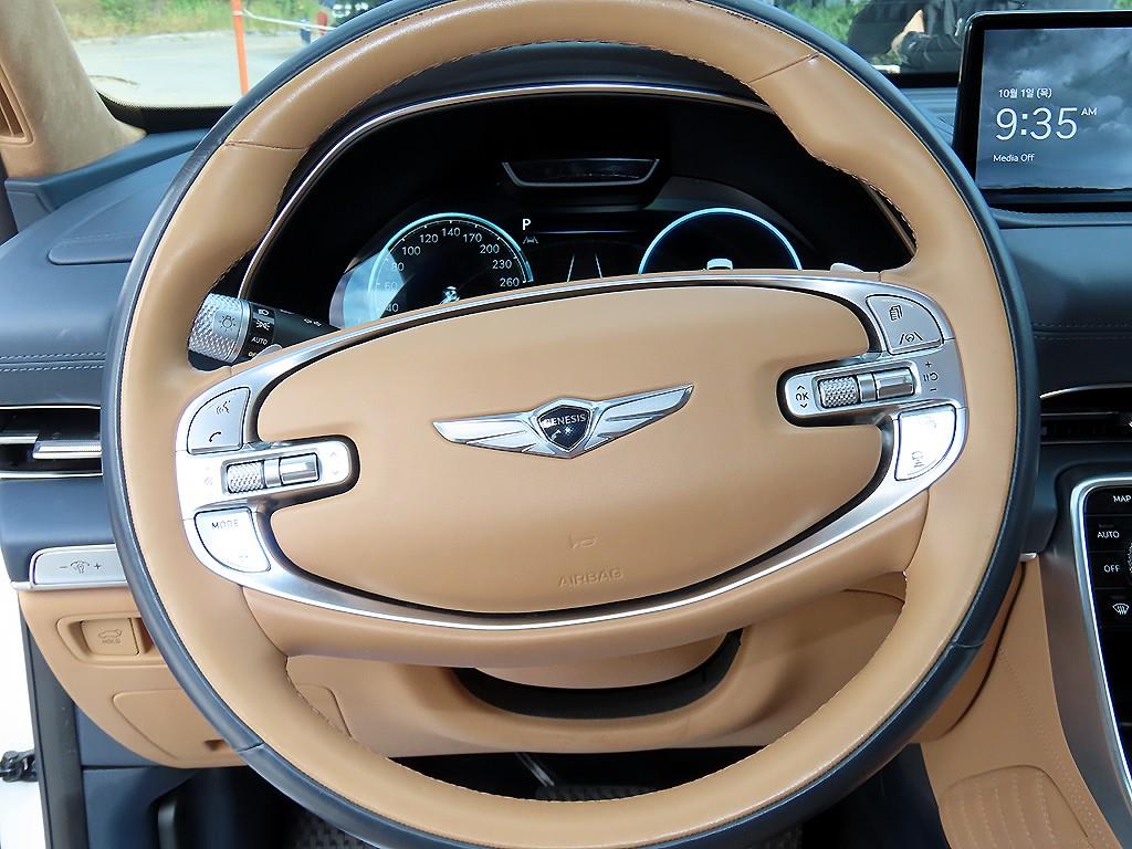 Genesis GV80 — photo 08