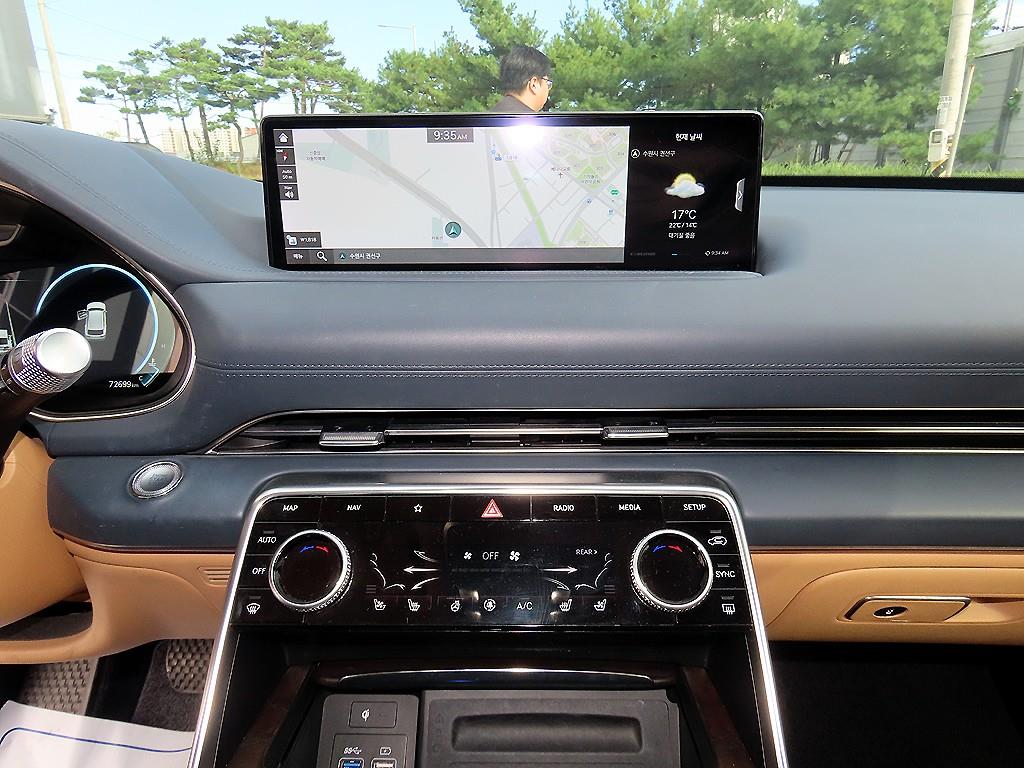 Genesis GV80 — photo 13