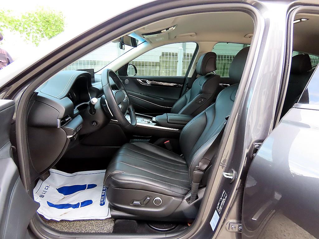 Genesis GV80 — photo 05